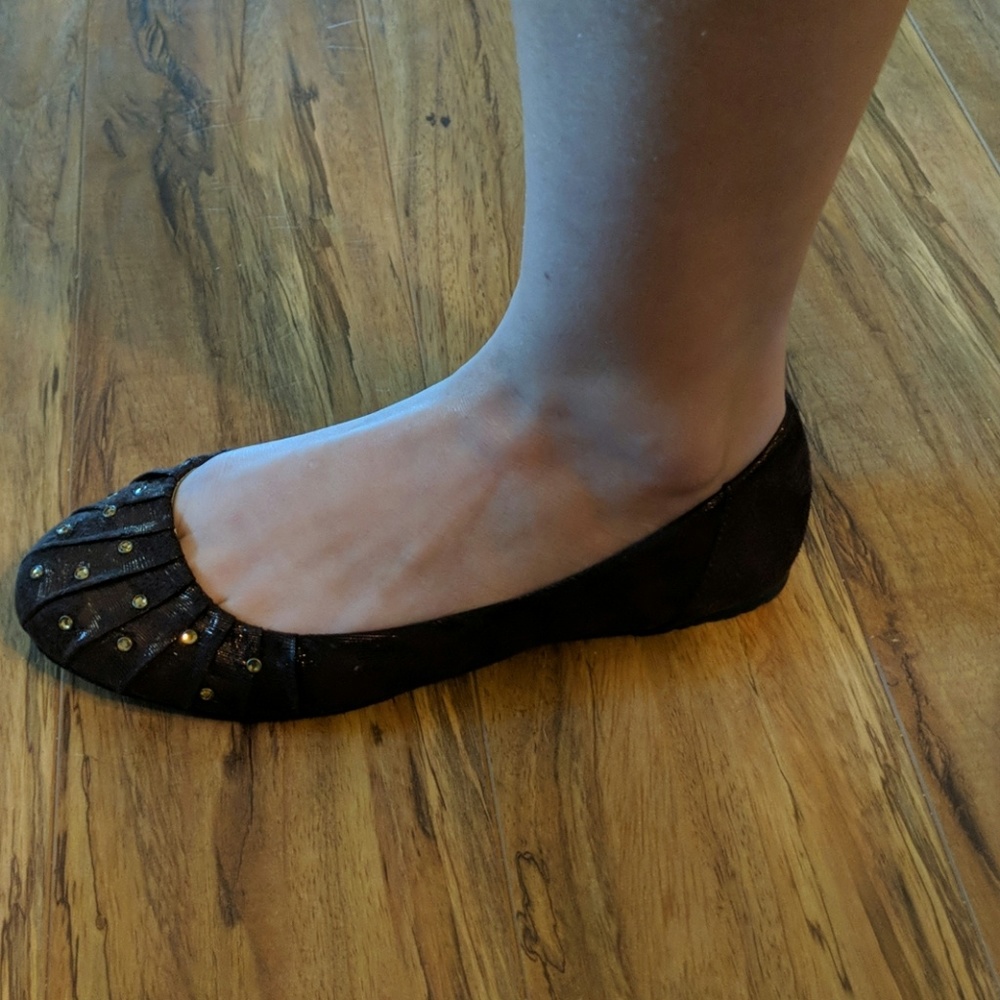 Shoes - Picture 2 of 4